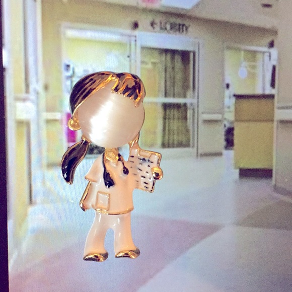 π50% OFF/3+...Nurse/Doctor Brooch - Picture 6 of 6